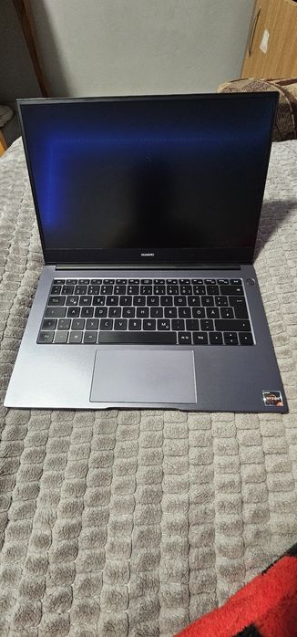 Vând Laptop Huawei MateBook D15 – Ryzen 5 3500U / 8GB RAM / 512GB SSD
