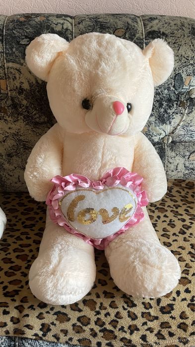 Плюшевый медведь