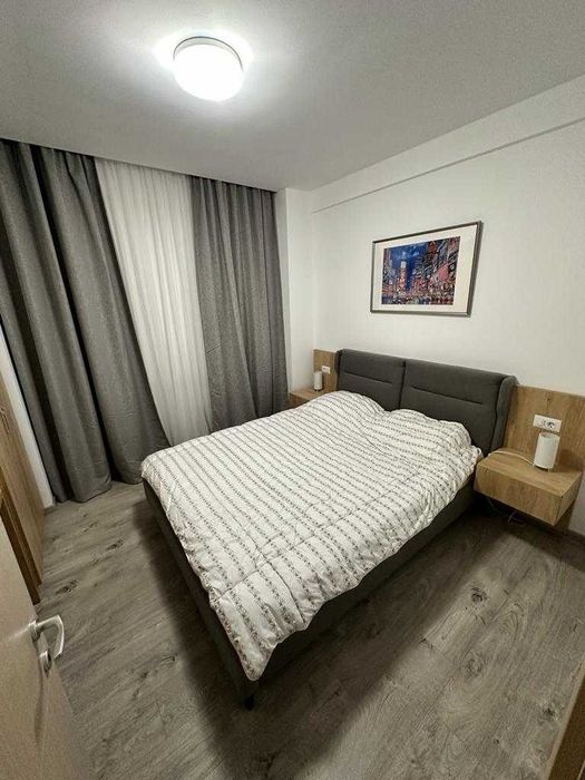 Inchiriez ap. 2 camere central cu loc parcare