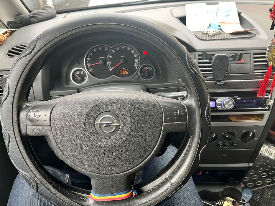 Vând Opel meriva.
