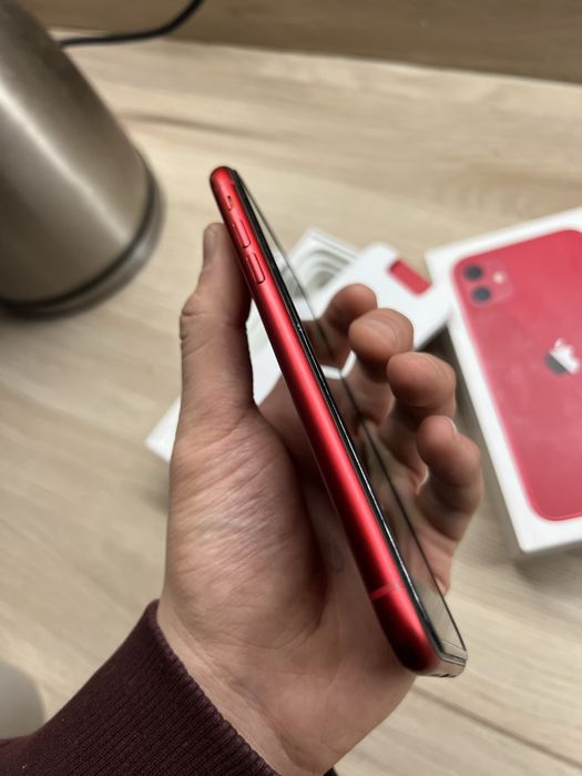 iPhone 11 128гигабайт Product Red