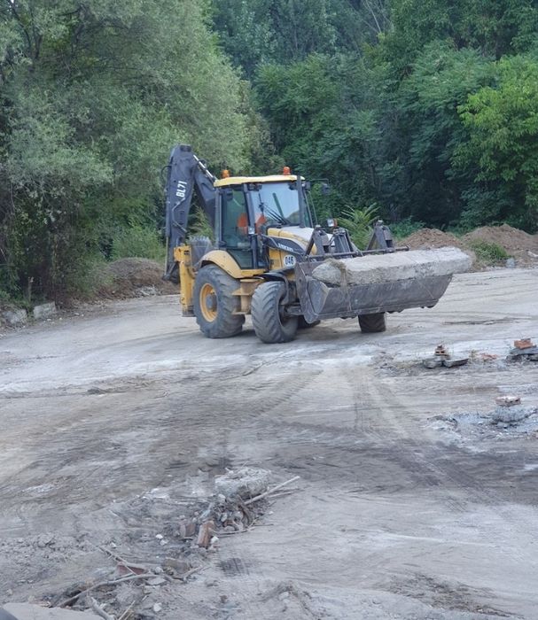 Изкопни дейности, услуги с кран, инертни материали и бетон - трудни ме