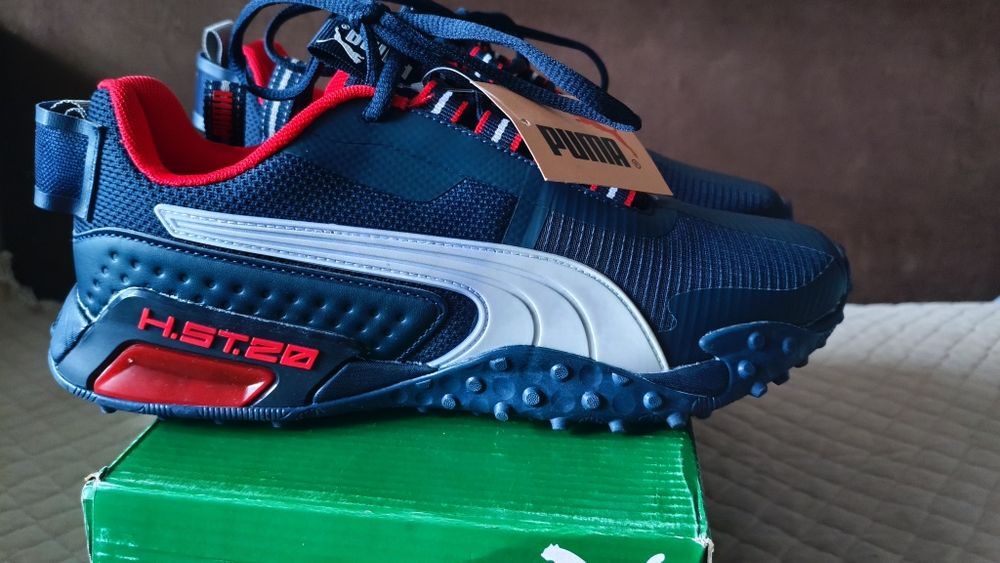 Продам новые кроссовки Puma