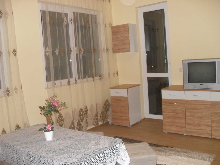 Дава се под наем Двустаен апартамент в Бургас, Меден рудник - зона Б - 55 кв.м за 165 € - Снимка #6