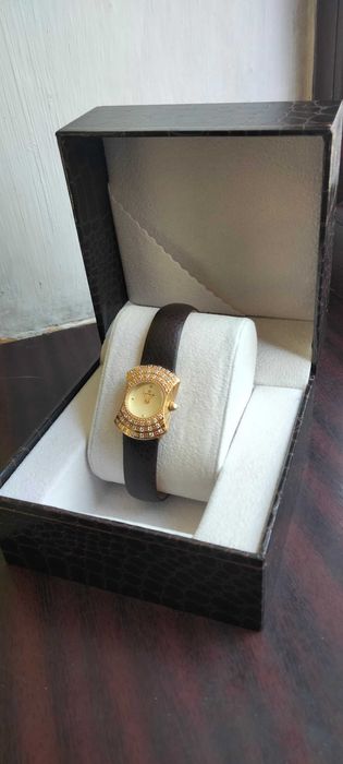 Наручные женские часы