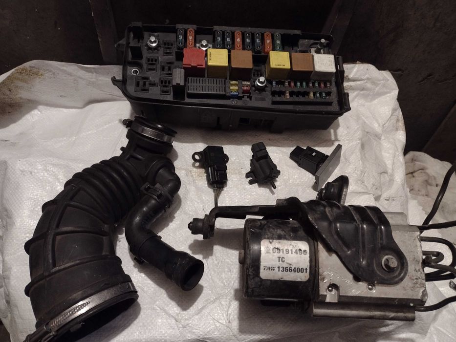 Вектра ц , Vectra c , опел - части , ABS , вакум , реле , подкалник