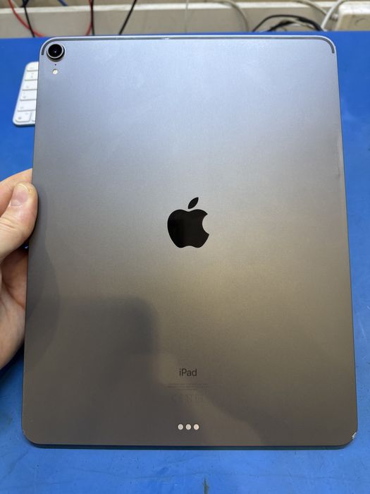 iPad Pro 12.9 3rd gen 512GB Wi-Fi + Smart Keyboard Folio