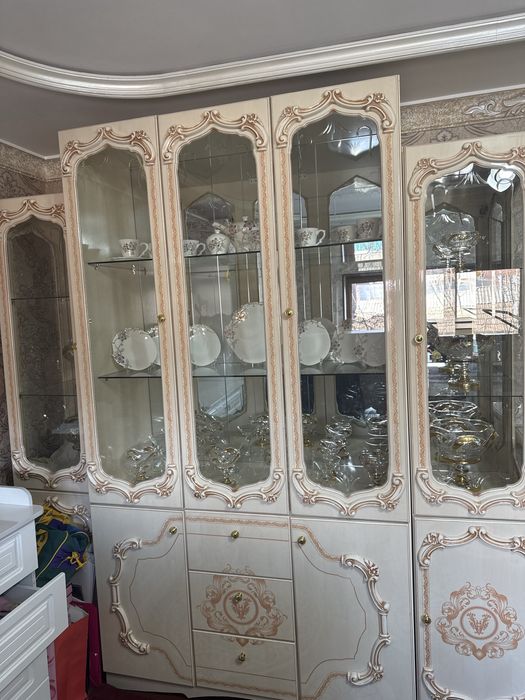 Zal mebeli holati yaxshi kop ishlatilmagan zal gilamini hadiya qilaman