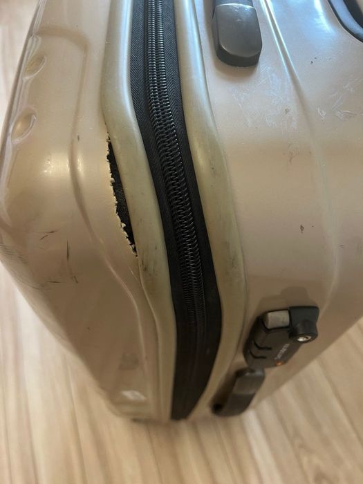 Чемодан Samsonite б/у 19900 тенге