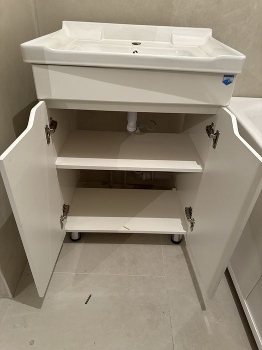 Раковина с тумбой