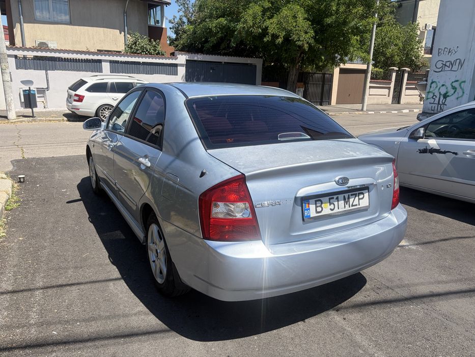 KIA Cerato 2005 — imagine 3