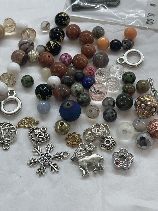 Естествени камъни и материали за гривни и бижута