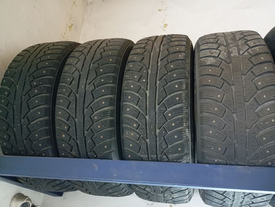 Продам шины 215/60/16