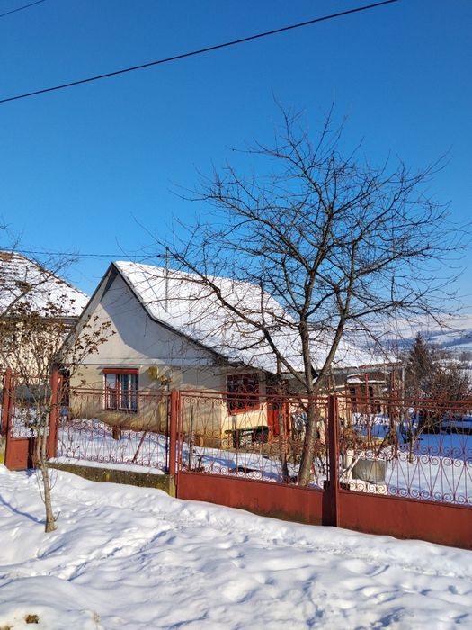 Casa bătrânească de vânzare