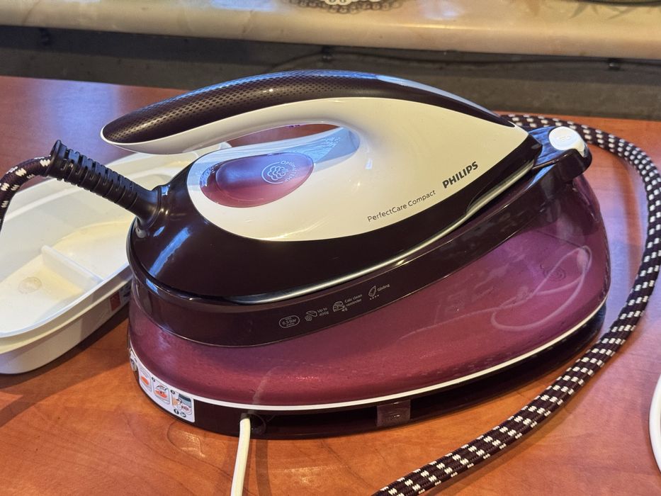 Statie de calcat Philips  Perfect Care Compact