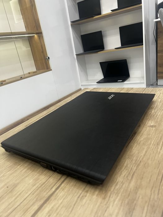 Ноутбук Acer E5-573 Core i5