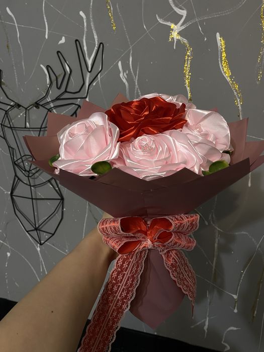 Trandafiri de satin, flori