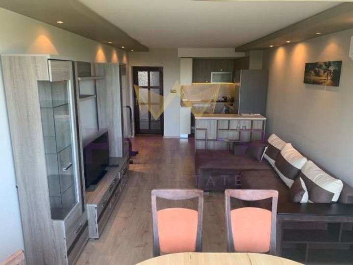 Дава се под наем Мезонет в Варна, Бриз - 110 кв.м за 1000 € - Снимка #2