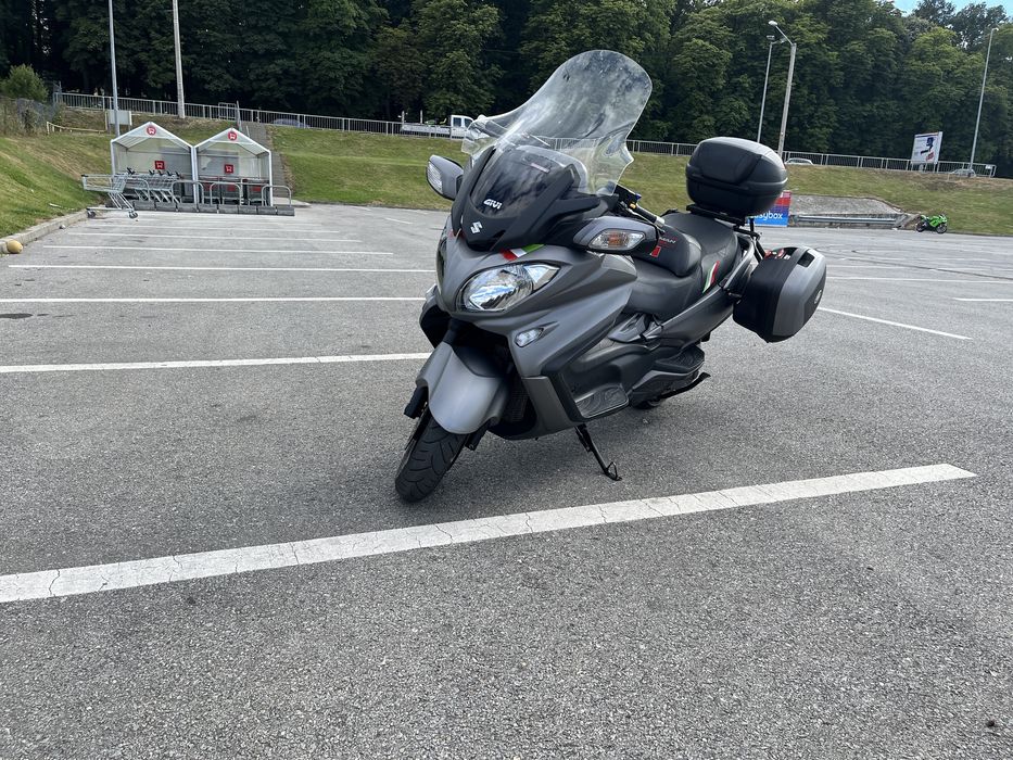 Suzuki burgman 650