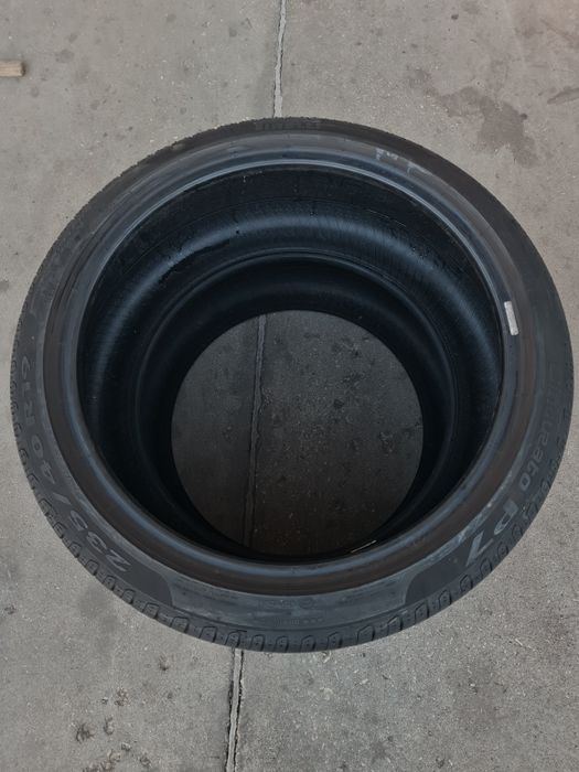 Летни гуми 2 броя PIRELLI Cinturato P7 235 40 R19 дот 1818