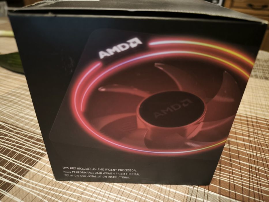AMD Ryzen 3700X BOX