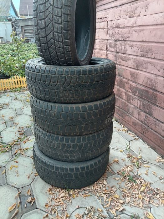 Шины 235/55R18 пять болонов