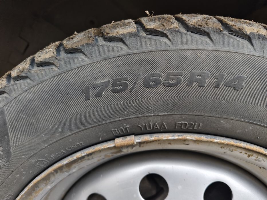 Комплект шин с дисками