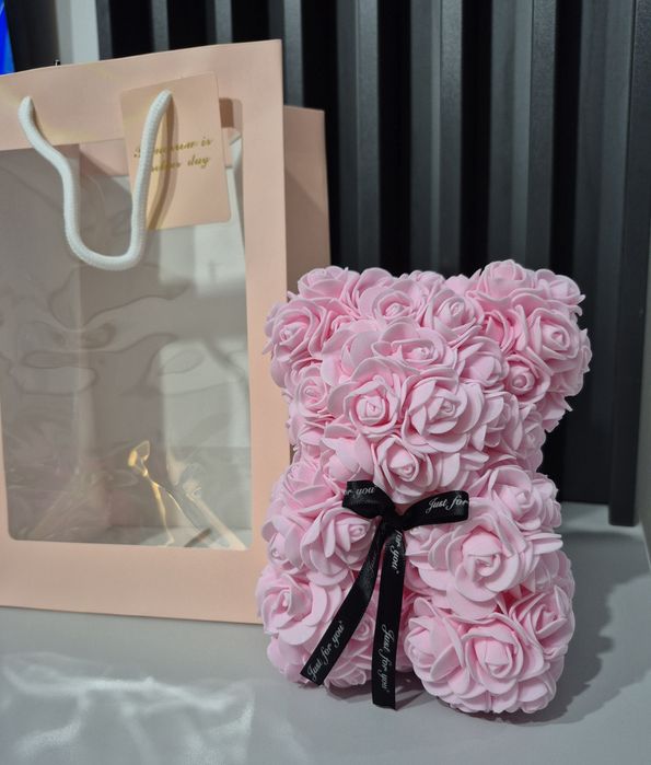 Ursulet flori  trandafir