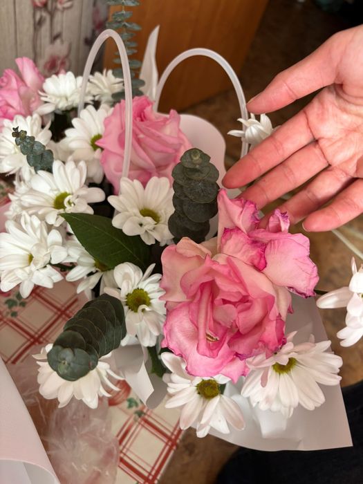 Живые цветы продам