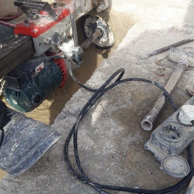 Услуга перфоратор алмазни бурени и отбойни малаток