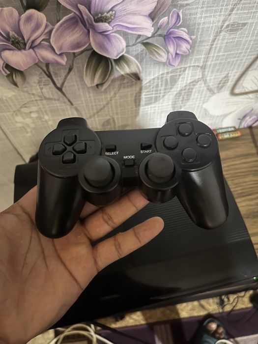 Продавам PlayStation3 super slim