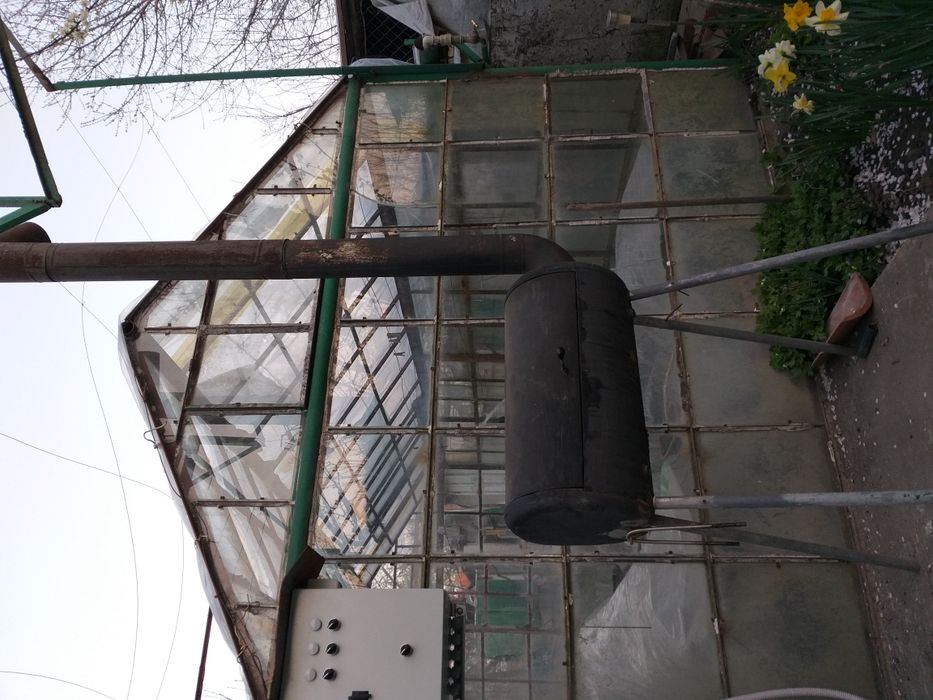 Барбекю скара на дървени въглища за печене  на жар с леко опушване