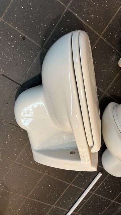 Продам унитазы для инсталляции