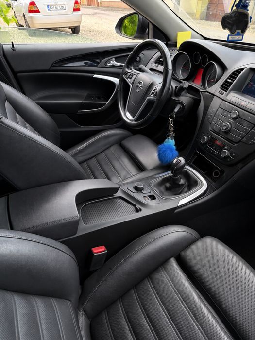 Opel Insignia 2011 2.0
