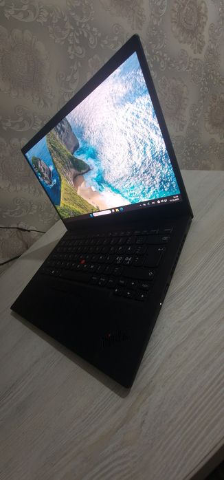 Lenovo Core i7-8565u operativka 16gb ddr4 hotira 256gb m2ssd