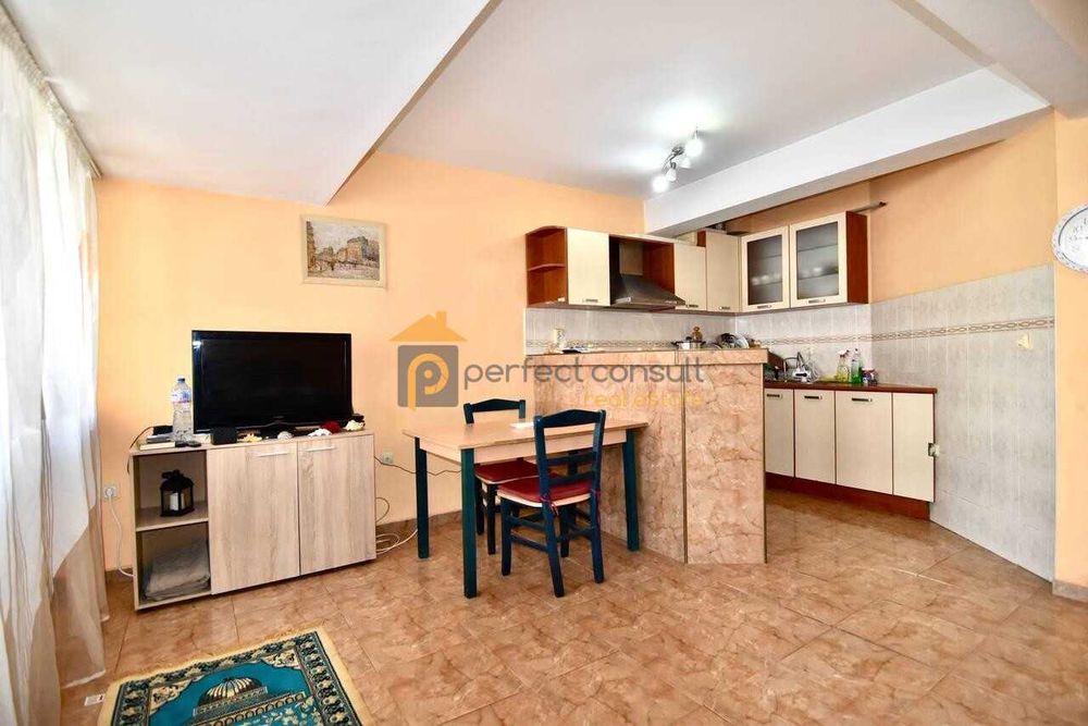Продава се Двустаен апартамент в Пловдив, Съдийски - 71 кв.м за 2043 €/кв.м - Снимка #2