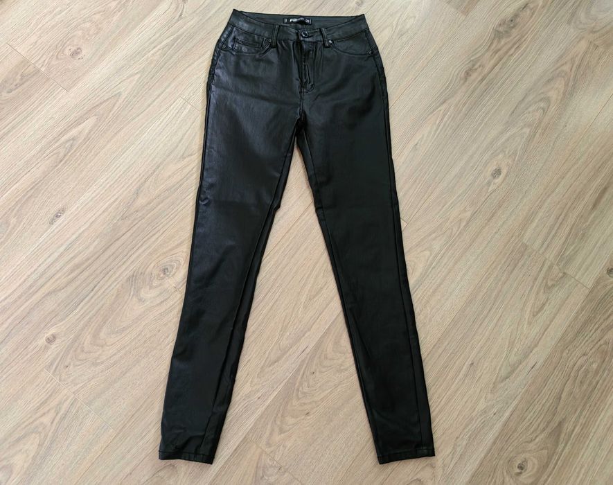 Дънки и панталони