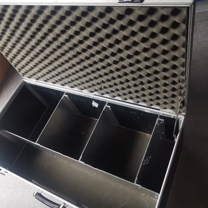 Flight case multifuncțional