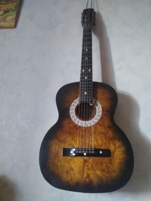 Продам гитару акустика