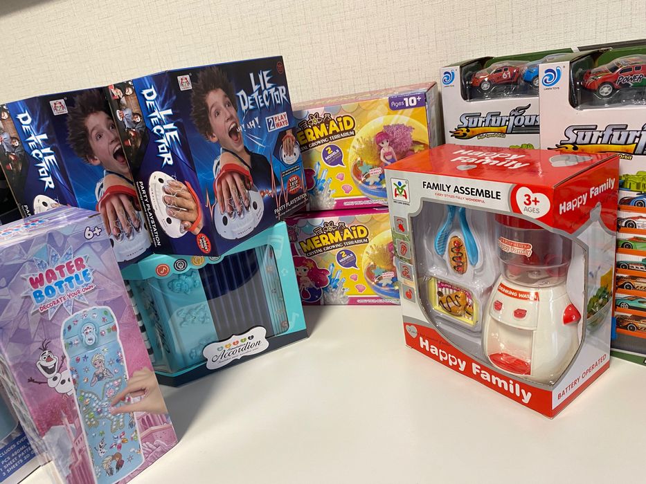 Разпродажба - детектор на лъжата, гараж за колички, шише, русалка