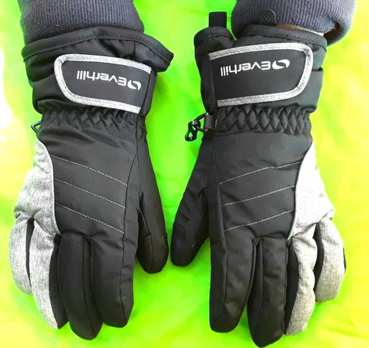 Set Cagula si manusi pentru sporturi iarna, scuter, bicicleta NOI