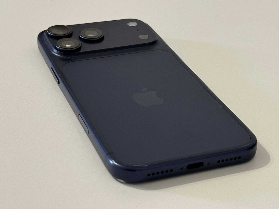 Бартер! iPhone 17 Pro Max Deep Blue (Син)