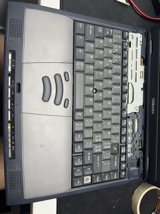 Laptop defect/incomplet Toshiba sattelite 1800