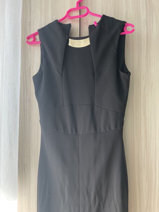 Дълга,официална, черна рокля на марката LUCI