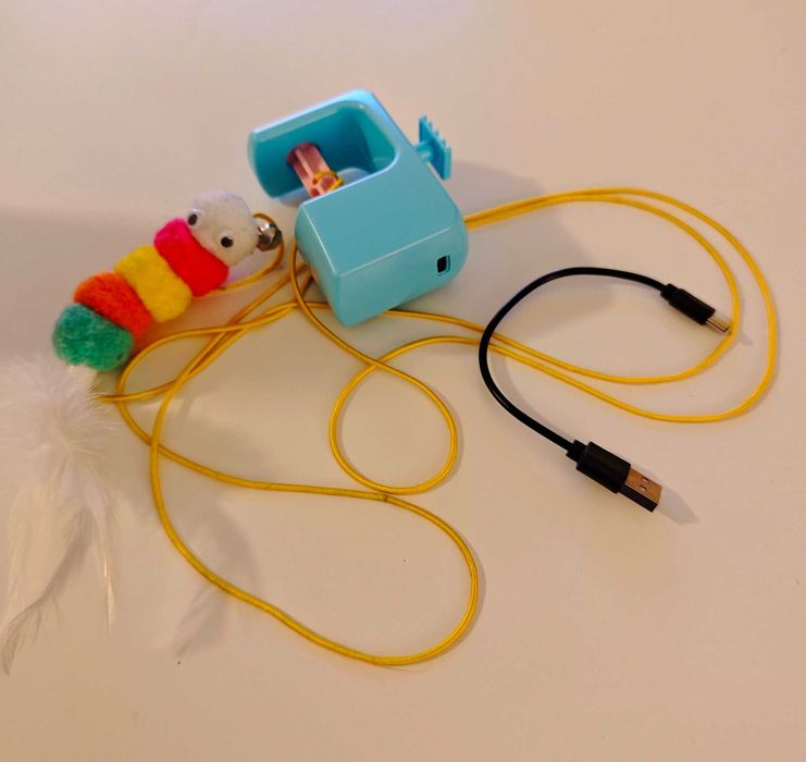 Cosma Snackies 6 броя (Сьомга и Тон) + ПОДАРЪК интерактивна играчка