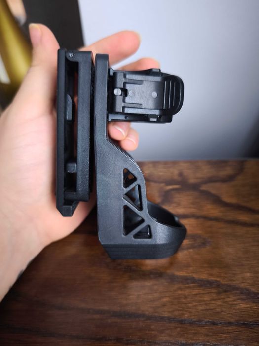 Професионална тактическа стойка (кобур) за фенер