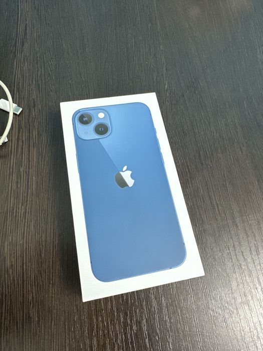 Продам Айфон 13 256 гиг