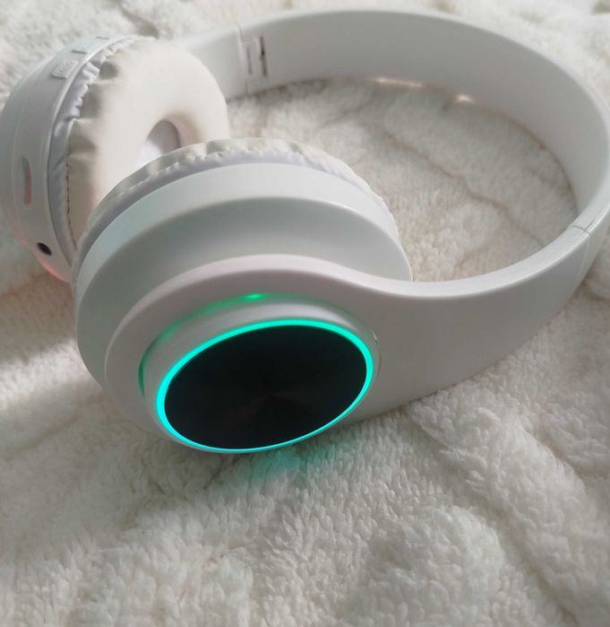 Luminous Wireless headphones