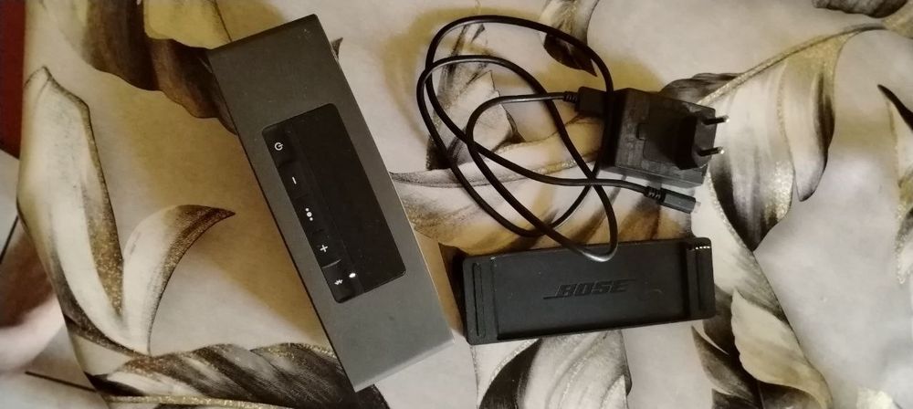 Продаётся портативная блютуз колонка Bose soundlink mini 2