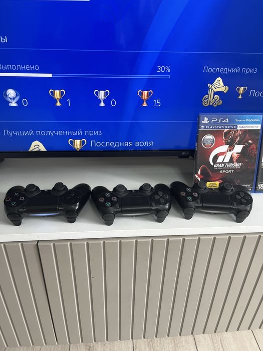 PlayStation 4 slim и 12 игр